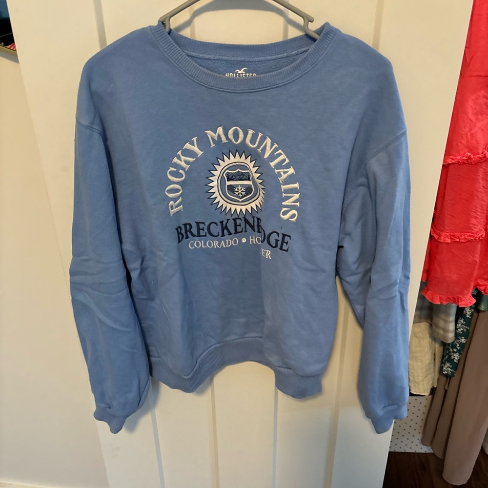 Blue Hollister sweatshirt size Medium.